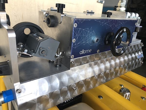 Hydraulic cable blowing machines